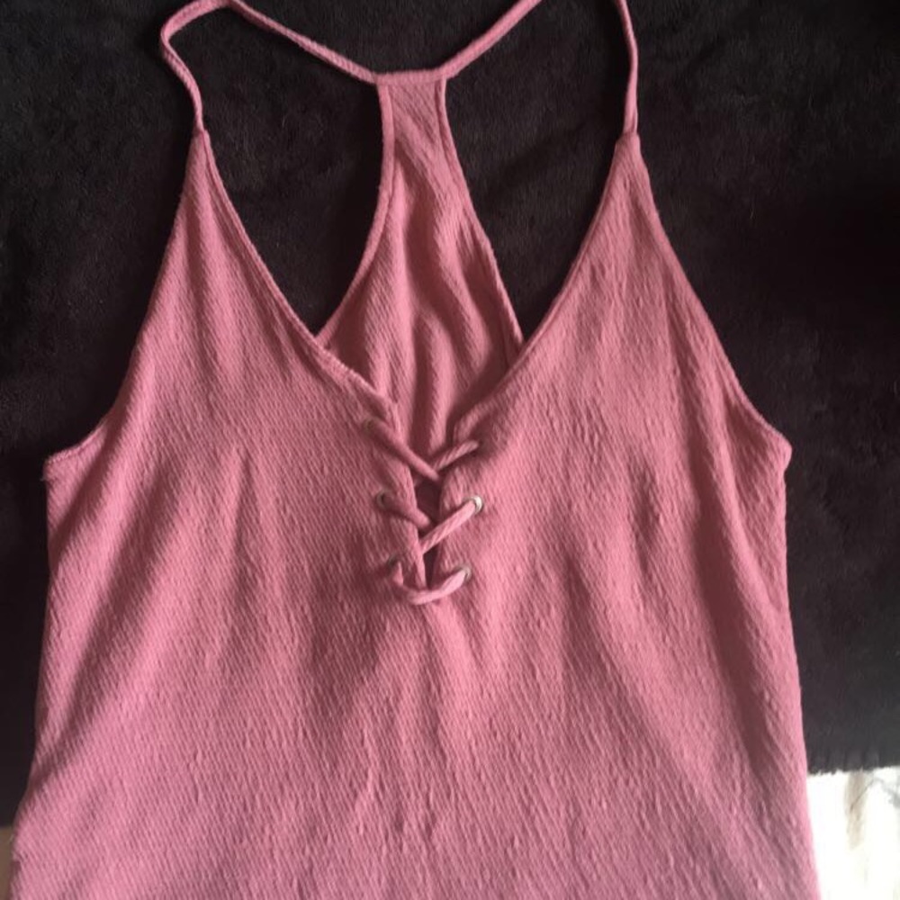 Cute casual pink tie-up crop top!